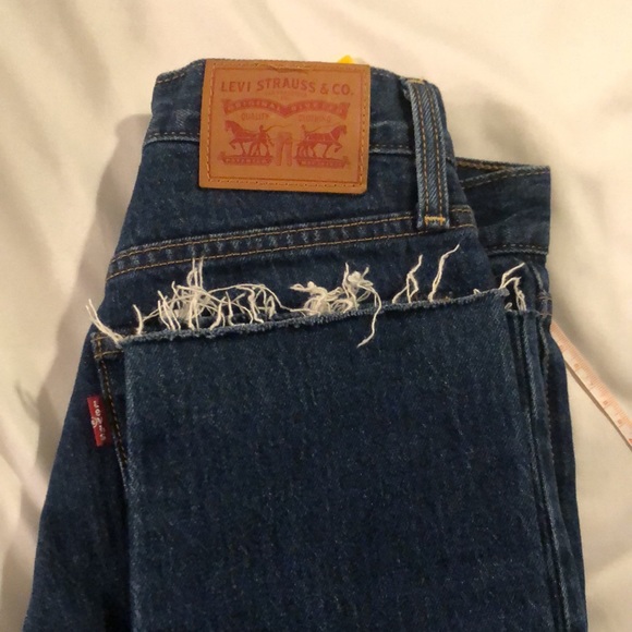 Levi’s wedgie jeans inseam ~24.5 inches - Picture 5 of 5